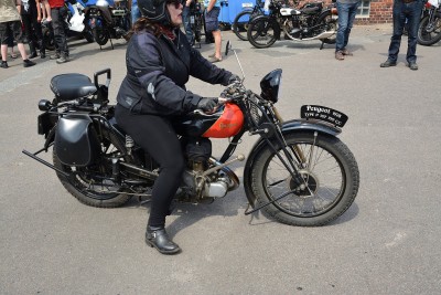 1920px-Schleswig-Holstein,_Wilster,_Zehnte_Internationale_VFV_ADAC_Zwei-Tage-Motorrad-Veteranen-Fahrt-Norddeutschland_und_33te_Int-Windmill-Rally_NIK_4039.jpg