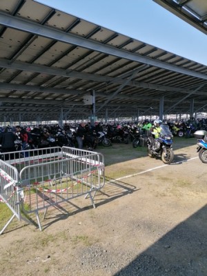 parking moto le mans.jpg